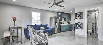 Patio & Balcony: Gulf Coast Retreat in Brownsville