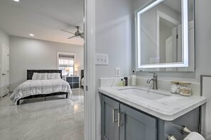 House (1 Bedroom) | Interior - Patio & Balcony: Gulf Coast Retreat in Brownsville (Brownsville)