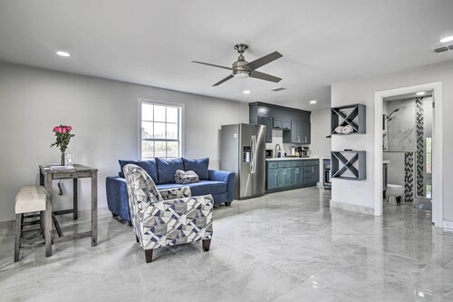 Patio & Balcony: Gulf Coast Retreat in Brownsville