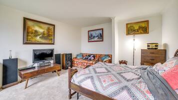 House (5 Bedrooms) | Interior