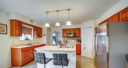 Pet-friendly Apollo Home w/ Furnished Deck!