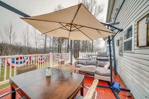 House (5 Bedrooms) | Interior - Pet-friendly Apollo Home w/ Furnished Deck! (Apollo)