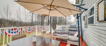 Pet-friendly Apollo Home w/ Furnished Deck!