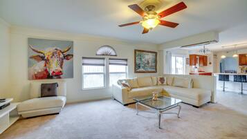 House (5 Bedrooms) | Interior