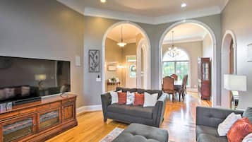 House (4 Bedrooms) | Interior