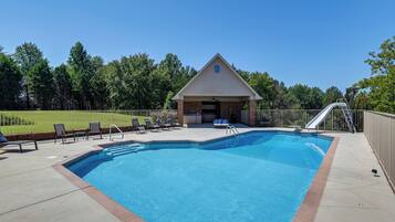 House (4 Bedrooms) | Front of property