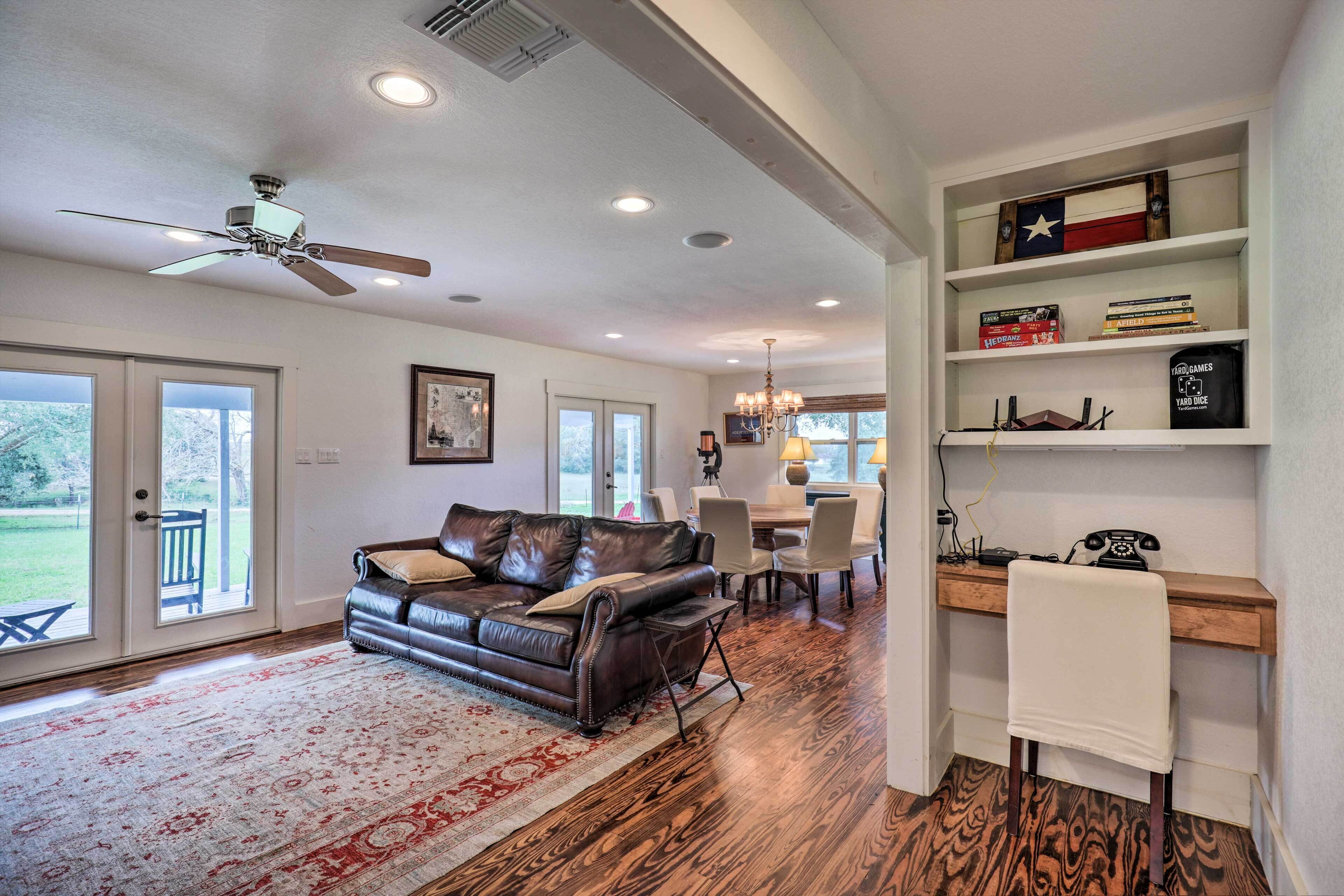 Secluded Texas Farmhouse: 12 Mi to La Grange!