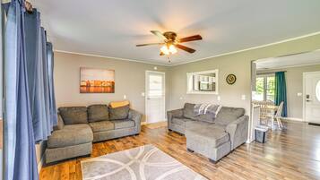 House (3 Bedrooms) | Interior