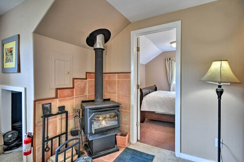 Rustic Stevenson Hideaway With View on the Gorge!