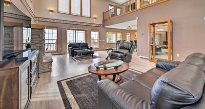 Spacious Lakefront Home w/ Sunroom & Bar!
