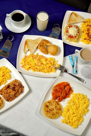 Free daily full breakfast - Hotel Perla Del Caribe (Santa Marta)