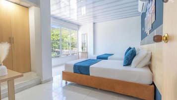 Basic Triple Room | Free WiFi, bed sheets