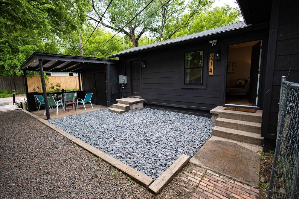 Alley Chalet Tiny Home w Bridge!