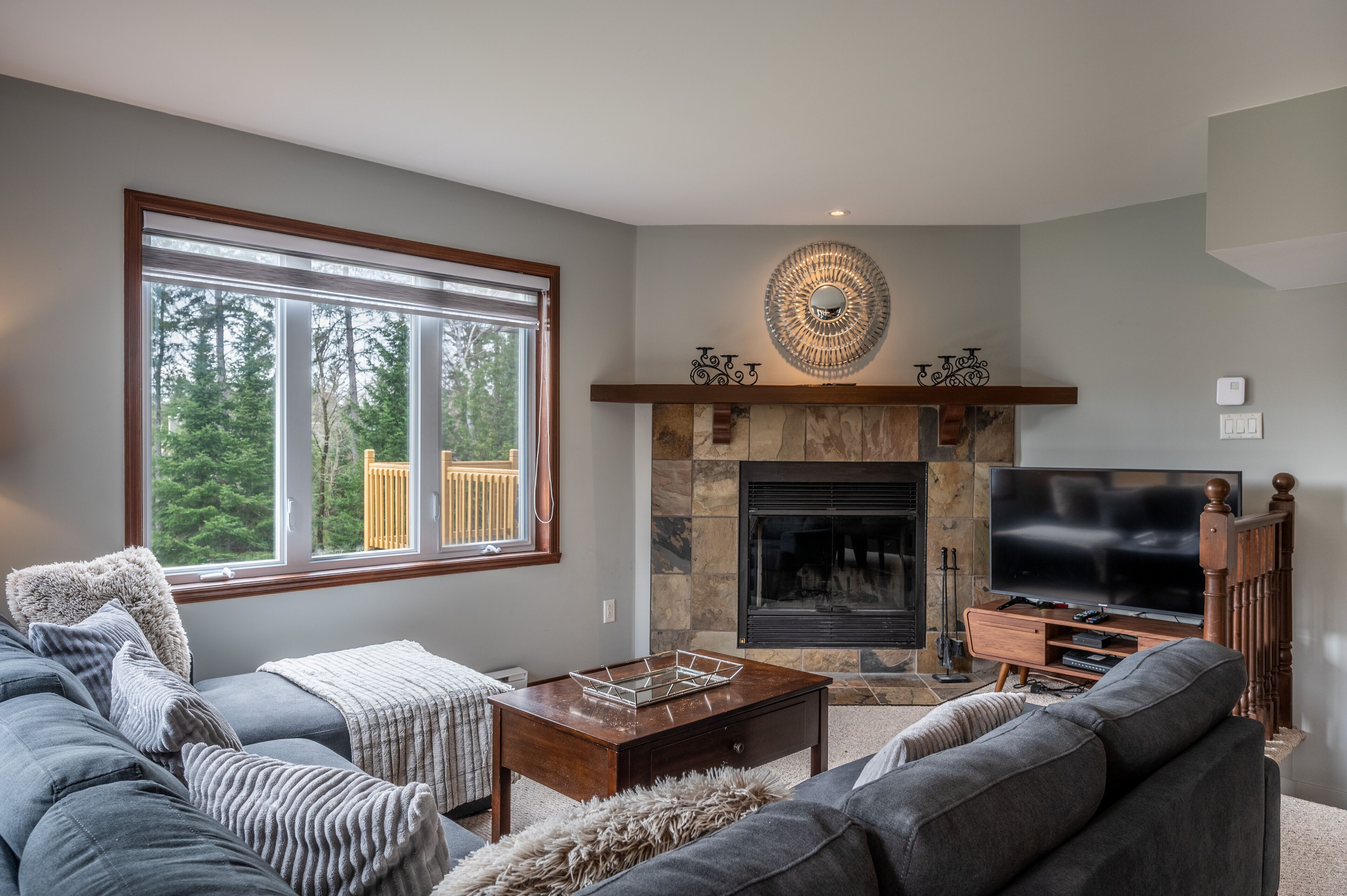 Perfect Tremblant Location- Pool & Golf Course