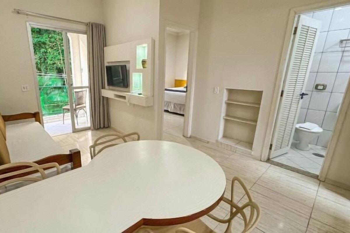 Minibar, free WiFi, bed sheets