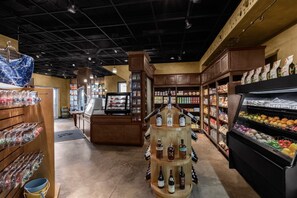 Gift shop - Marriott's Frenchman's Cove - 2 Bed 2 Bath- Premier Owner - Resort is Waterfront (St Thomas)