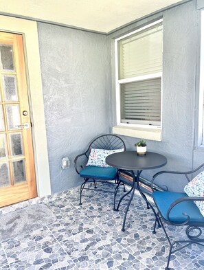 Outdoor dining - Home Sweet Home (Sanford)