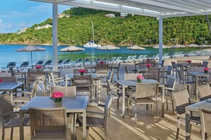Outdoor dining - THE WESTIN ST. JOHN - VIRGIN GRAND VILLAS (Cruz Bay)