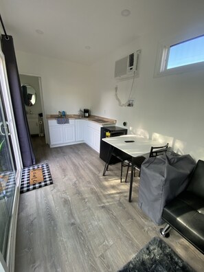 Interior - Cute Tiny home (Livermore)