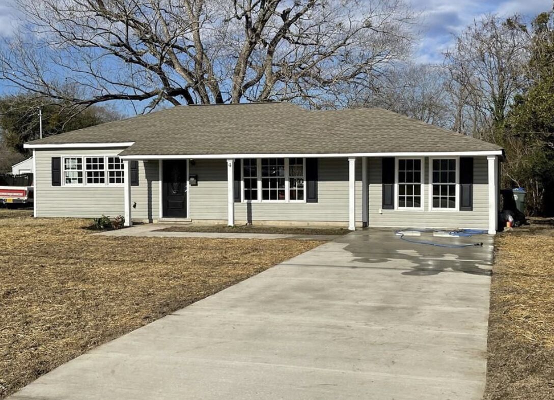 Fully furnished 3 bedrooms house. Near Busch Gardens and Colonial wiiliamsburg.