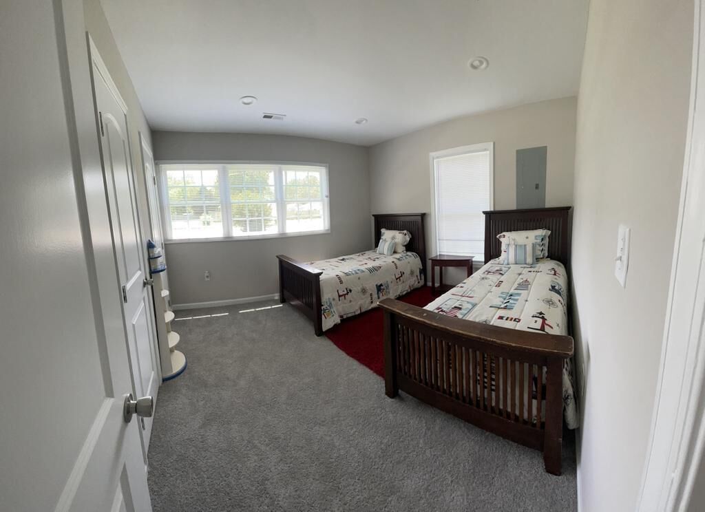 Fully furnished 3 bedrooms house. Near Busch Gardens and Colonial wiiliamsburg.