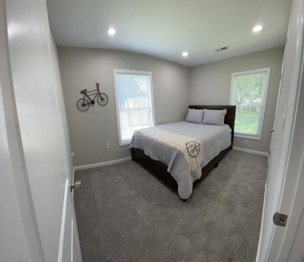 Fully furnished 3 bedrooms house. Near Busch Gardens and Colonial wiiliamsburg.