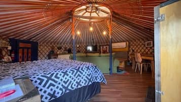 2 bedrooms, bed sheets