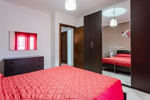 2 chambres, fer et planche à repasser, accès Internet