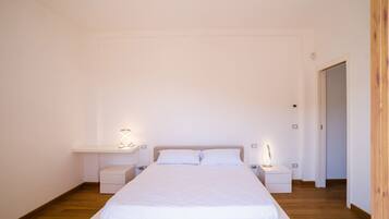 2 Schlafzimmer, Bügeleisen/Bügelbrett, Internetzugang, Bettwäsche
