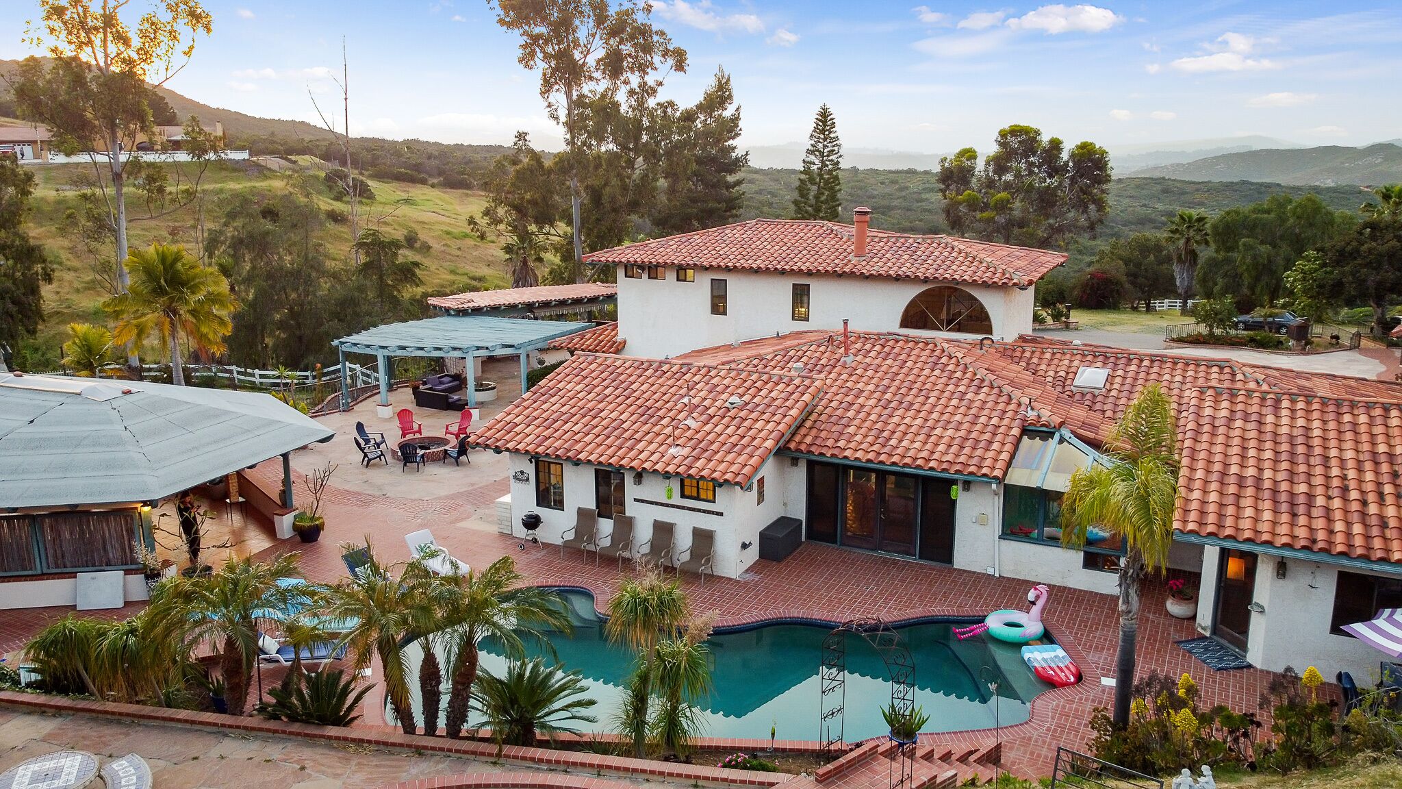Sleeps 22 | Sun & Swim | Spanish Villa w/Hot Tub