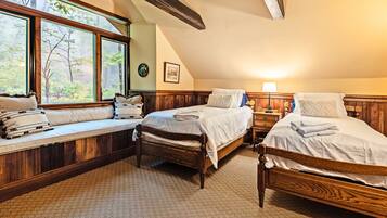 3 chambres, coffres-forts dans les chambres, bureau