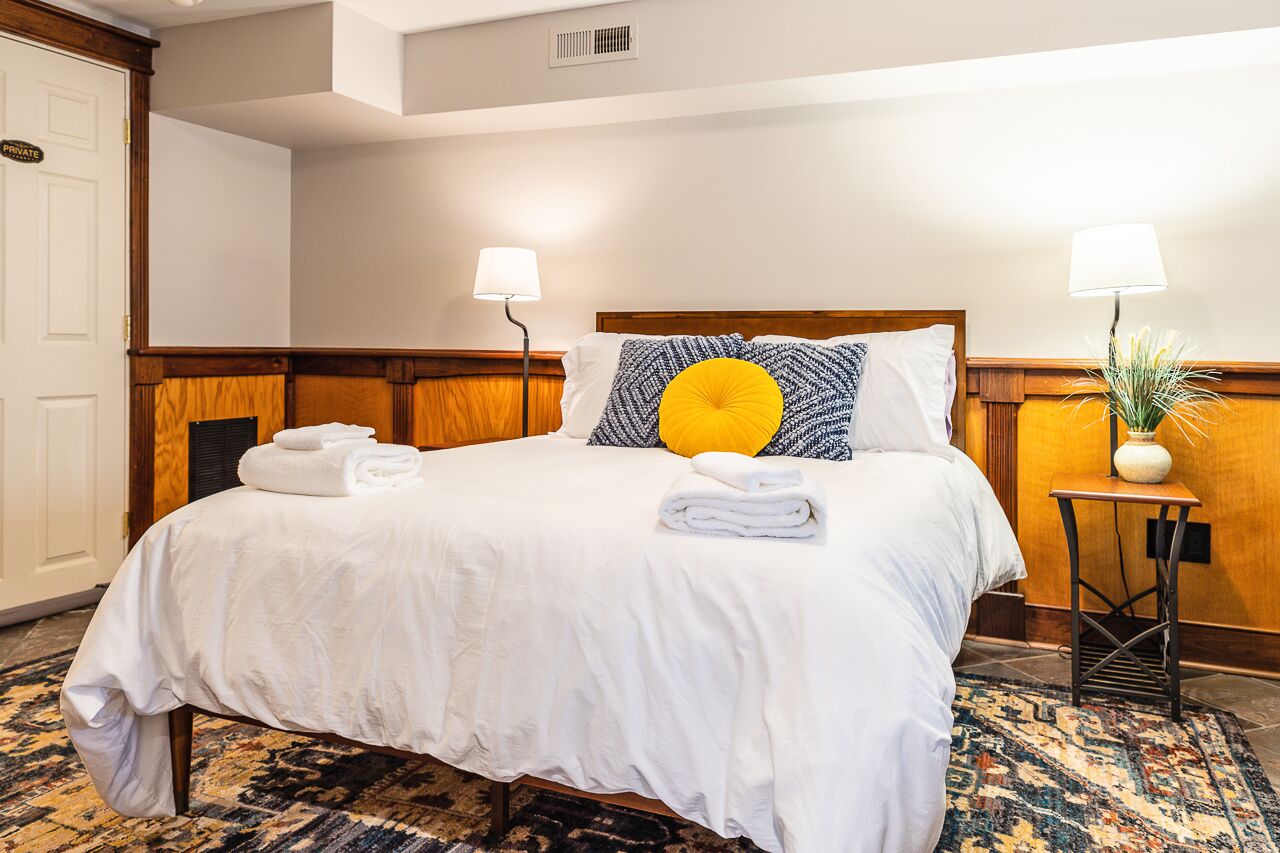 2min to Ski! DogsOK+Wood Stove+Grill+Fire Pit+Hike