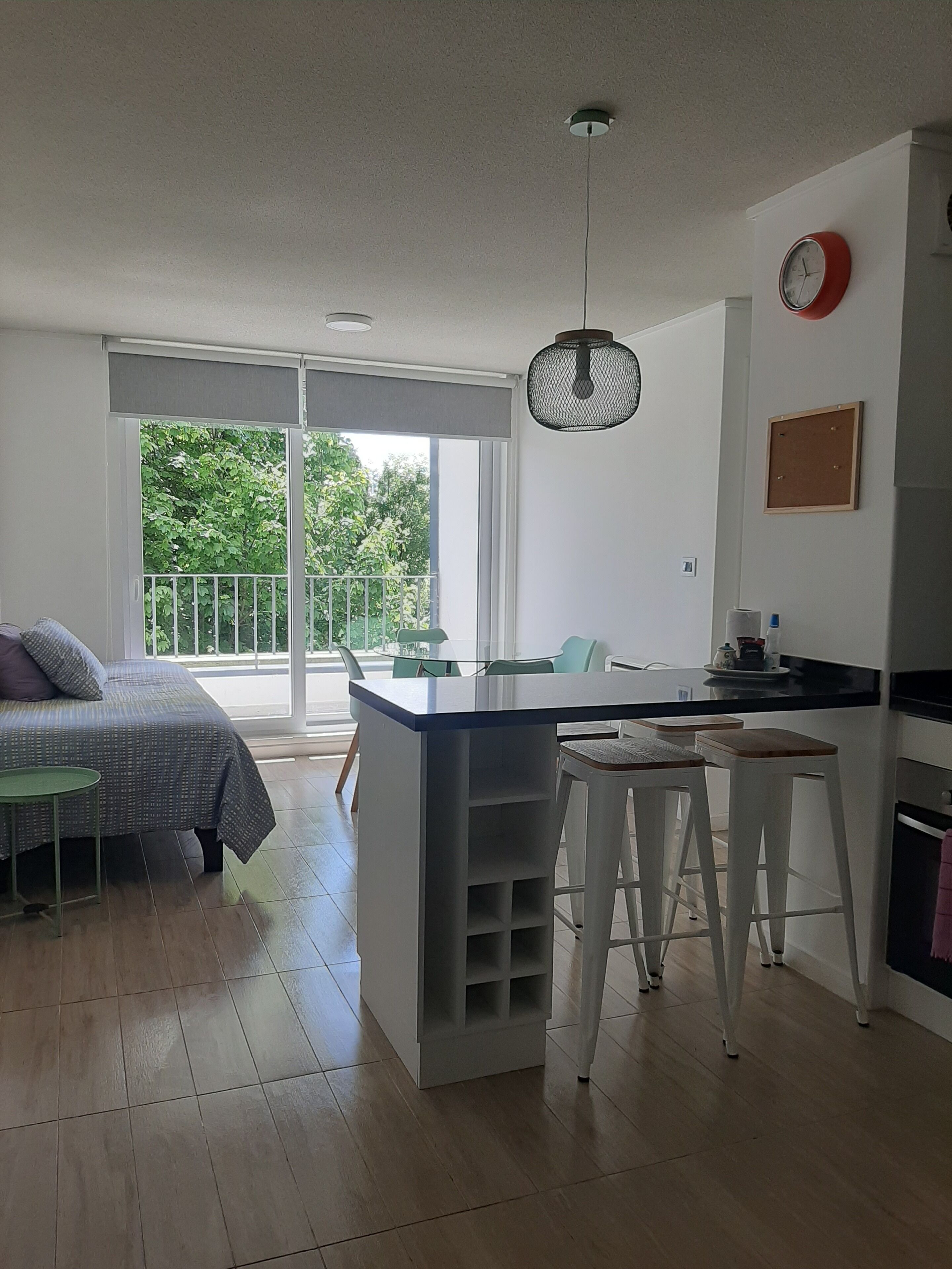 Comfort-Doppelzimmer zur Einzelnutzung | Wohnbereich | 40-Zoll-LED-Fernseher mit Digitalempfang, Fernseher, Netflix