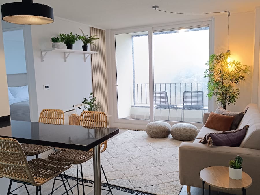 Apartment, 2 Bedrooms (805) | Living area