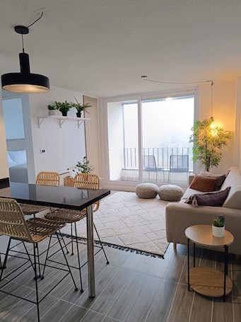 Apartment, 2 Bedrooms (805) | Living area. Kasa y Familia