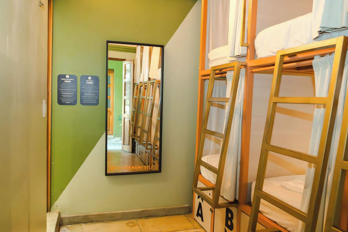 Shared Dormitory, Women only, Air conditioning