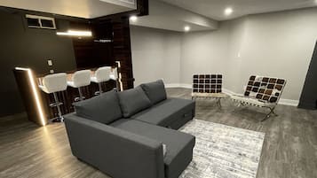 Smart TV y chimenea