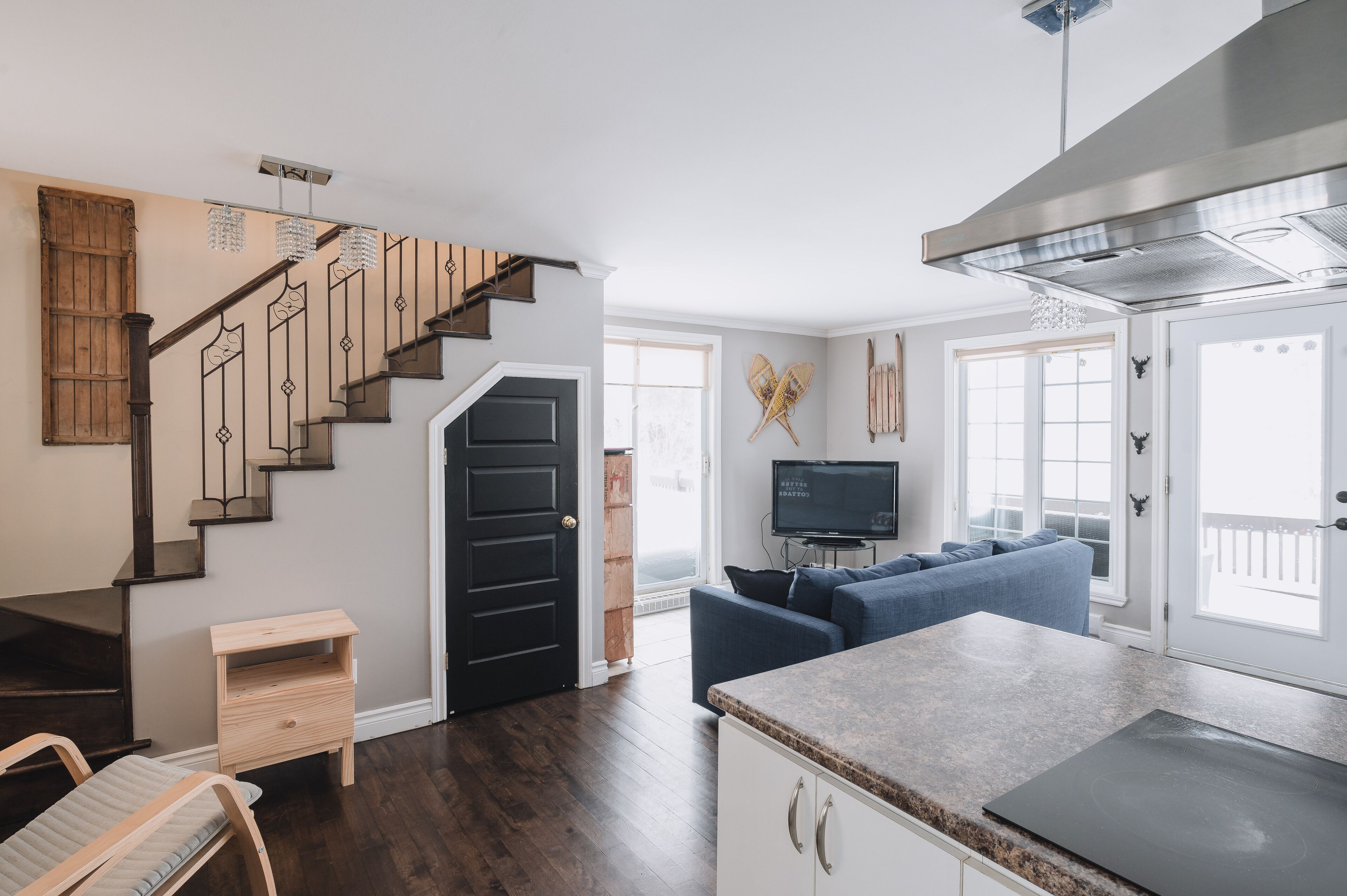 Chalet sur le bord du Lac, couchés de soleil et aurores boréales inclus!