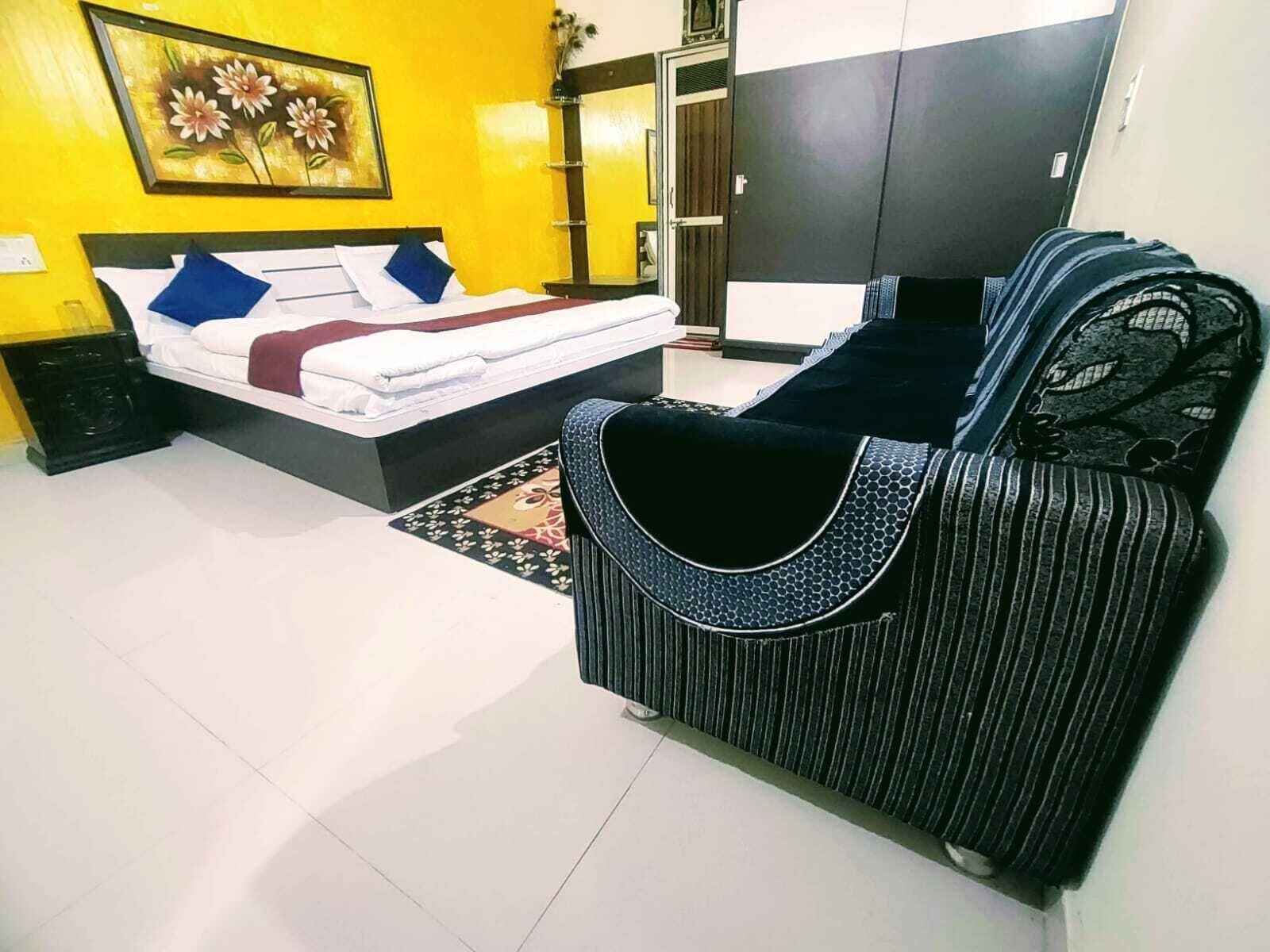 4 ห้องนอน, ตู้นิรภัยในห้องพัก, เตารีด/โต๊ะรีดผ้า, Wi-Fi ฟรี