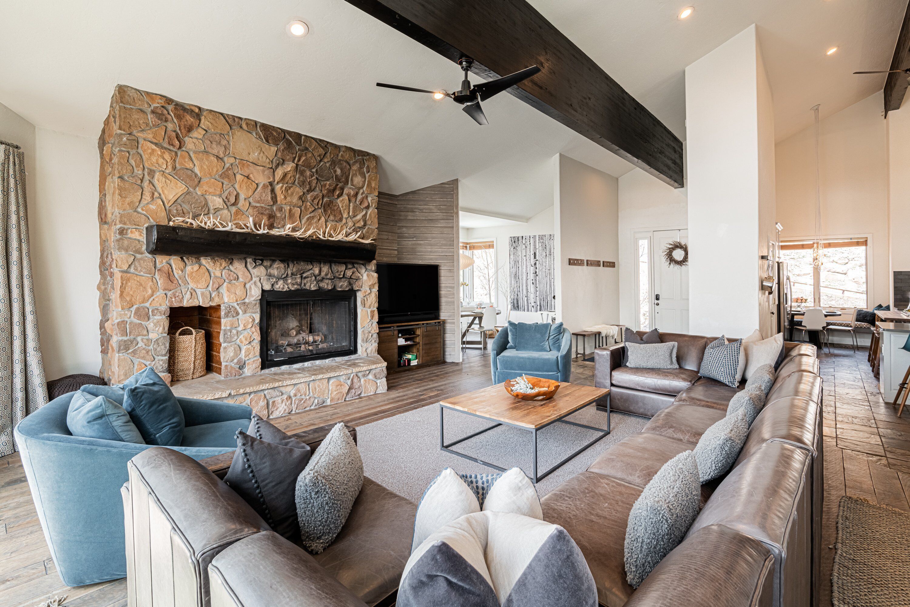 Lower Deer Valley with Amazing Views, Private Hot Tub, Walk to Old Town