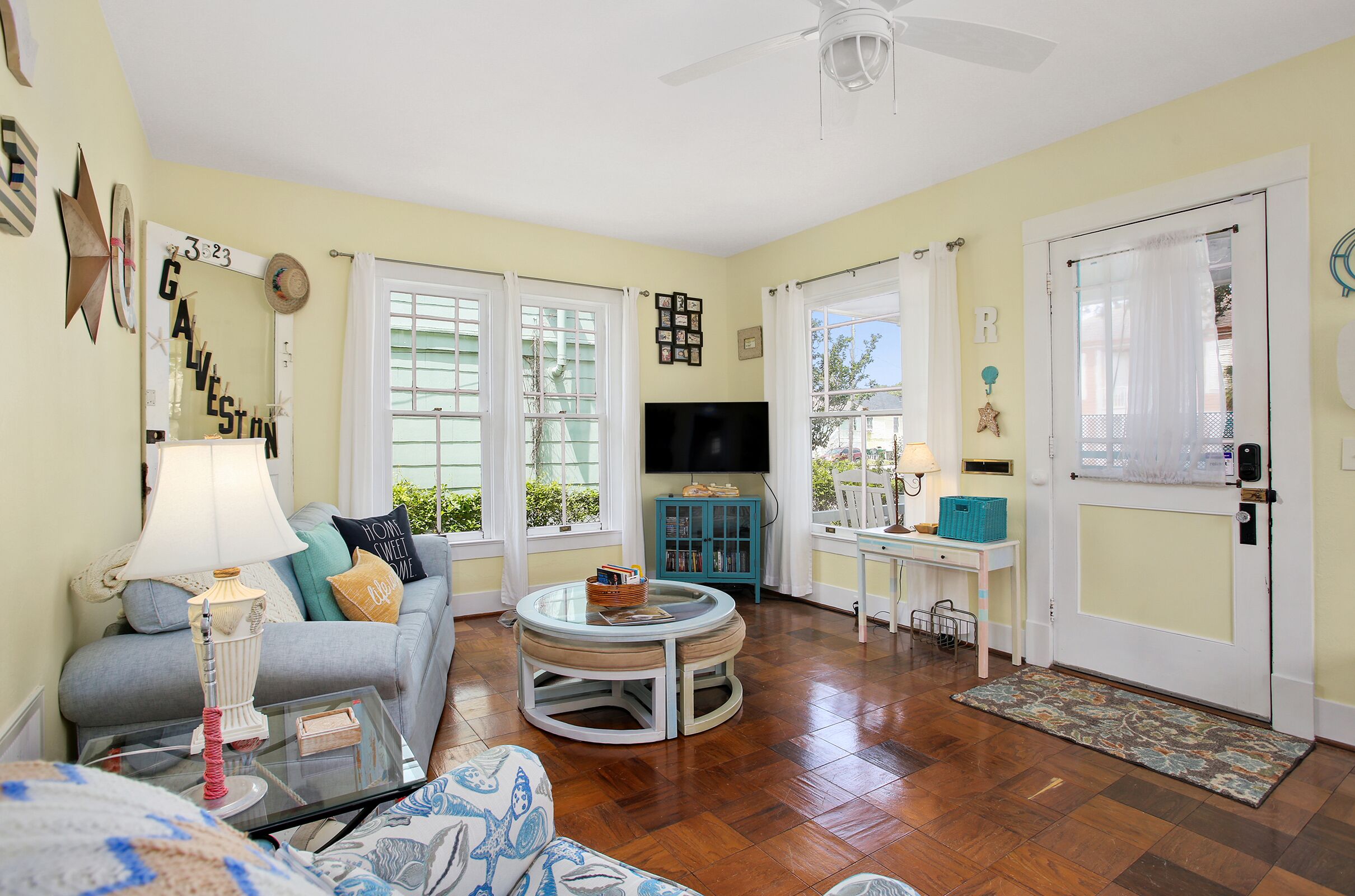 Welcome to "The Sunrise Inn!"