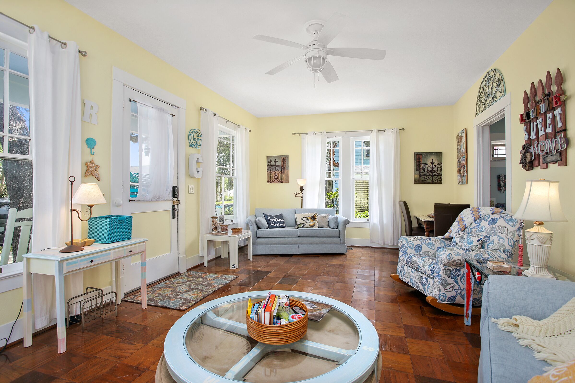 Welcome to "The Sunrise Inn!"