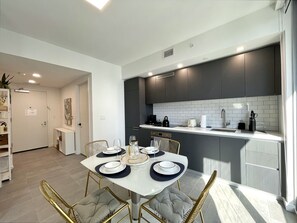 Fridge, microwave, oven, stovetop - AM2212 DOWNTOWN MIAMI, GREAT VIEWS STUDIO (Miami)