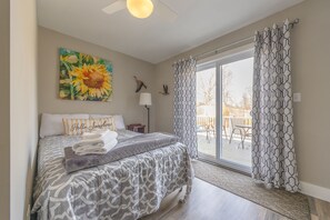 3 bedrooms, desk, iron/ironing board, free WiFi