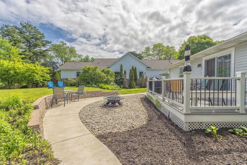 Garden Getaway - Walking Distance to downtown Douglas - Cute Home!