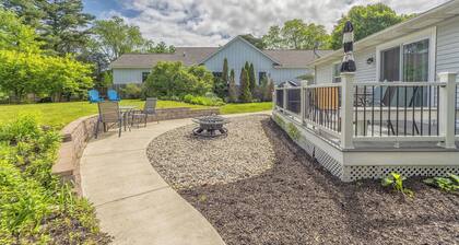 Garden Getaway - Walking Distance to downtown Douglas - Cute Home!