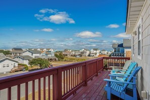 Property grounds - The Gorbals:Oceanside, pool, hot tub, close to the beach & Wright Bro's Memorial (Kill Devil Hills)