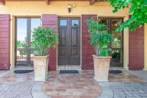 Exterior detail - Beautiful private villa for 12 people with private pool, WIFI, TV and panoramic view (Ostra)