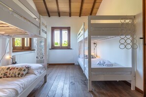 4 soverom, reiseseng for barn og wi-fi (inkludert)