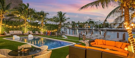 تناول الطعام بالخارج